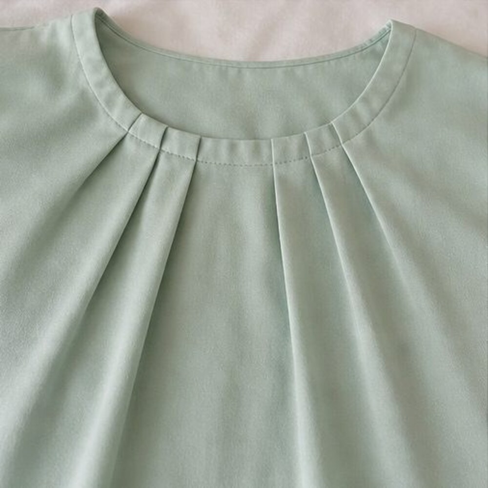 Emerald Ruffle Blouse - Picture 4 of 6